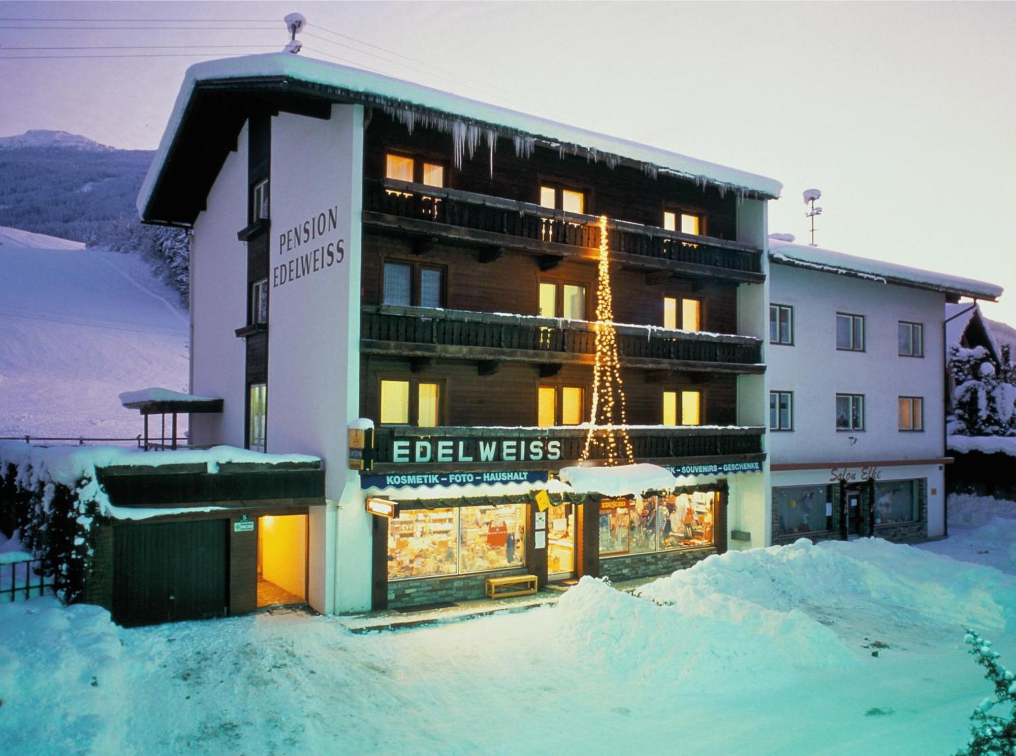Gaestehaus Pension Edelweiss Kolsass Luaran gambar