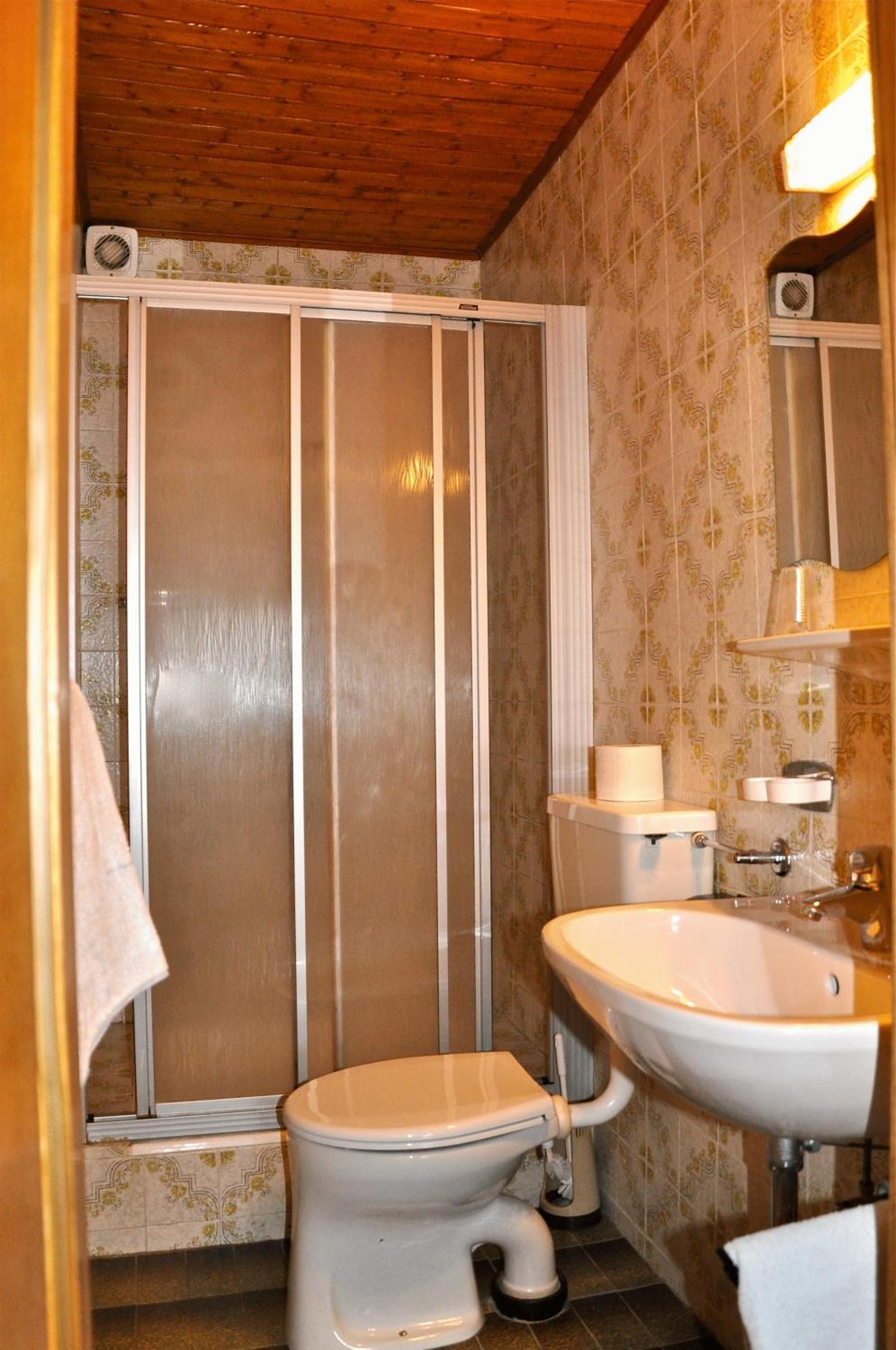 Gaestehaus Pension Edelweiss Kolsass Luaran gambar